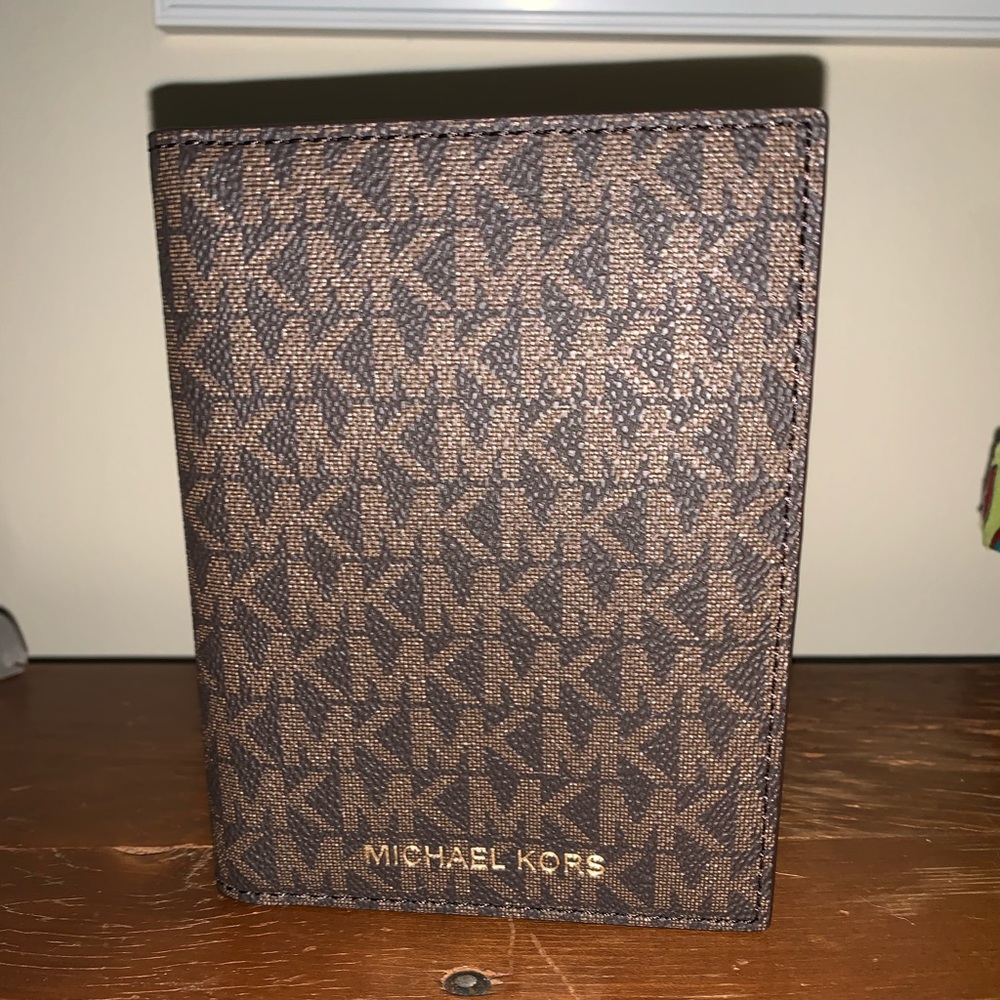 Michael Kors Bedford Travel Passport Wallet